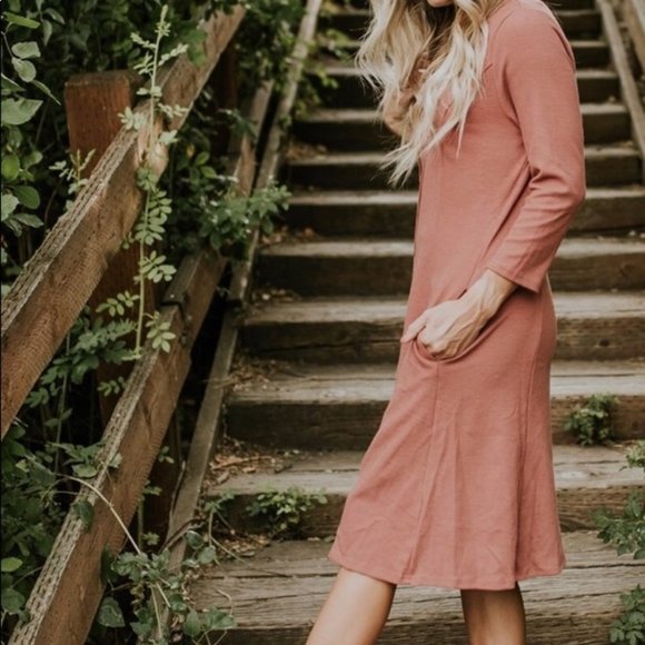 ROOLEE CYPRESS MIDI DRESS - NURSING FRIENDLY - Picture 2 of 5